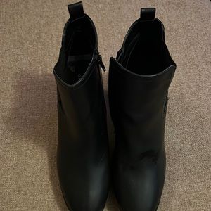 Gently worn black  ankle boots size 9.5 m